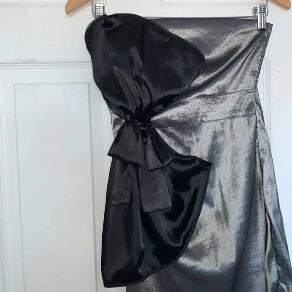 Cray Silver Strapless Bow Dress - Picture 2 of 6